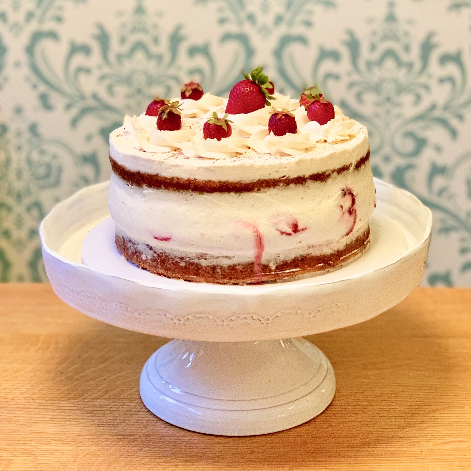 Strawberries_Cream_Cake_1600.jpg