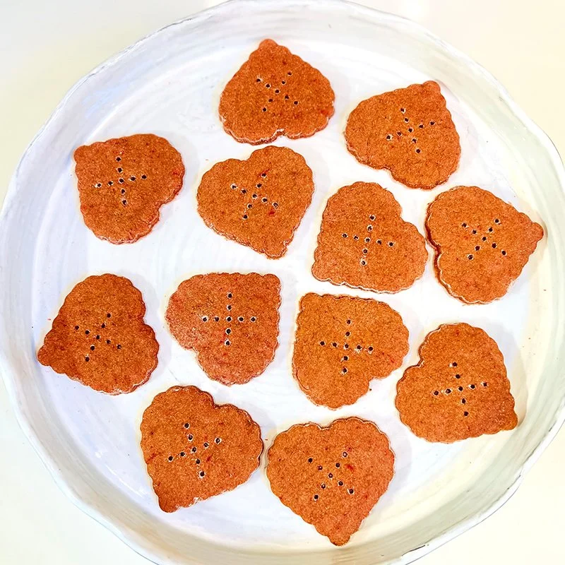 HEART BISCUItS_group_800.jpg