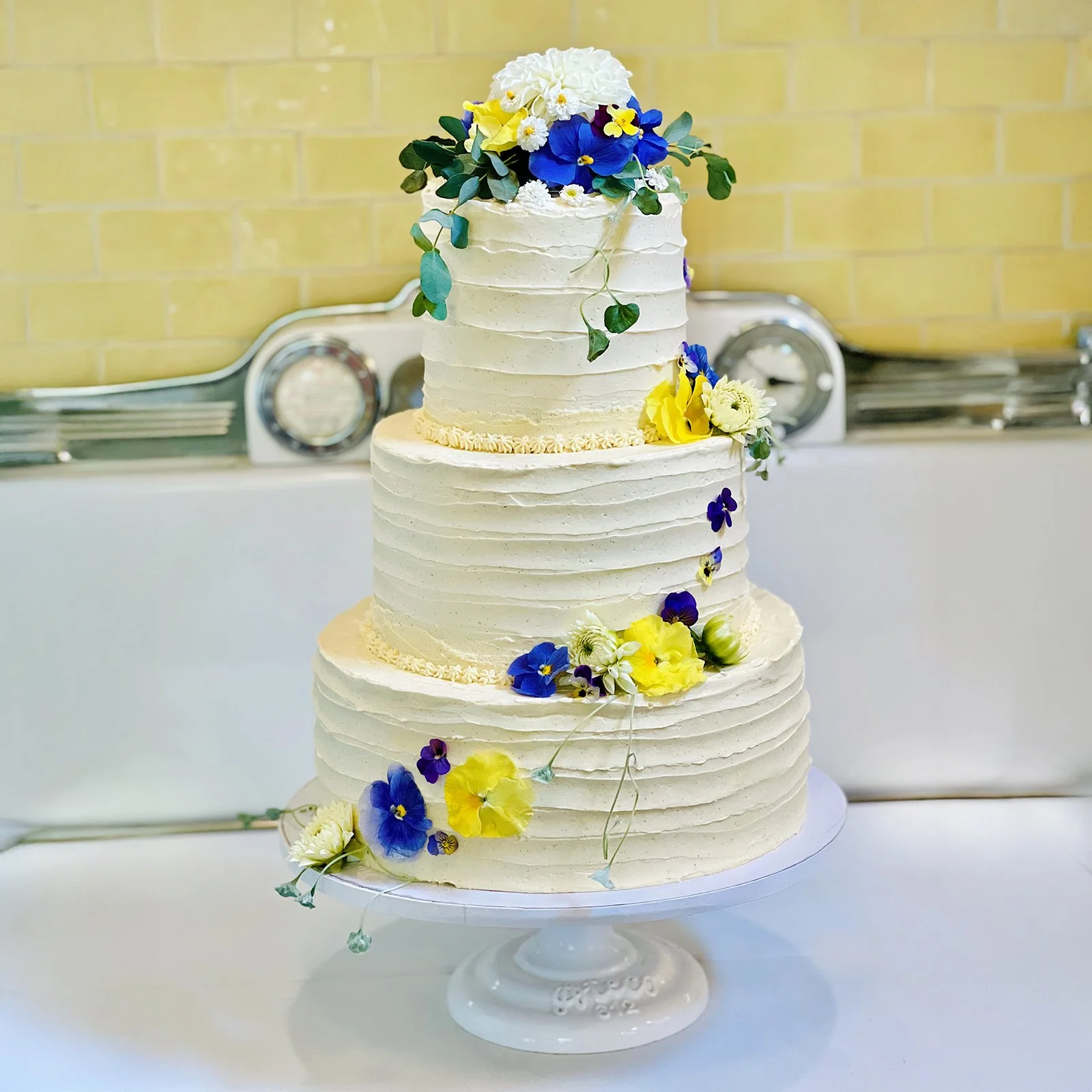 Sam_BrandI_Cake_1_SQ_1600.jpg