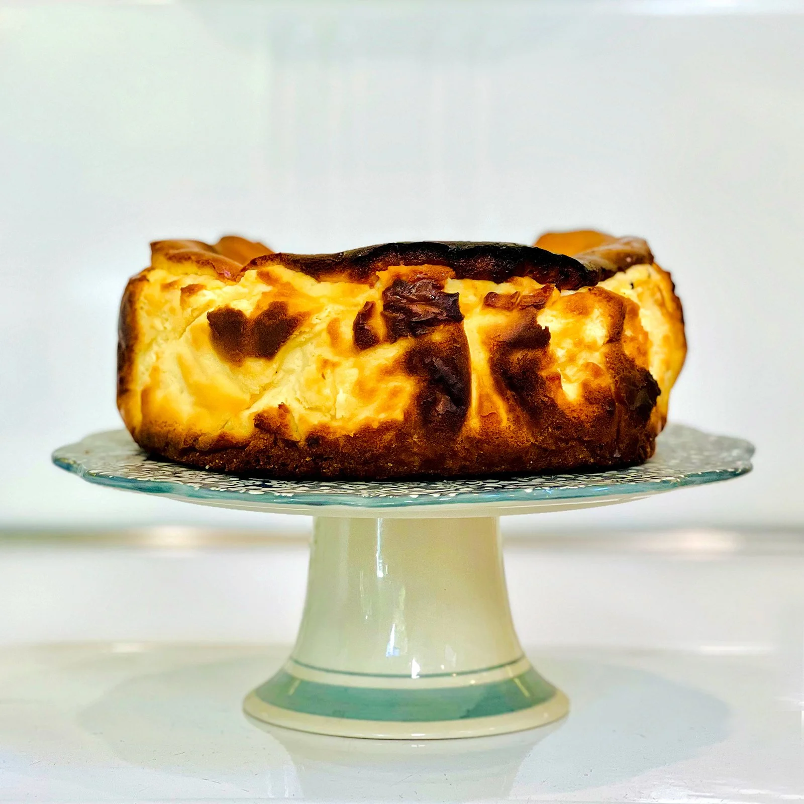 Basque_Cheesecake_Stand_profile_SQ_1600.jpg