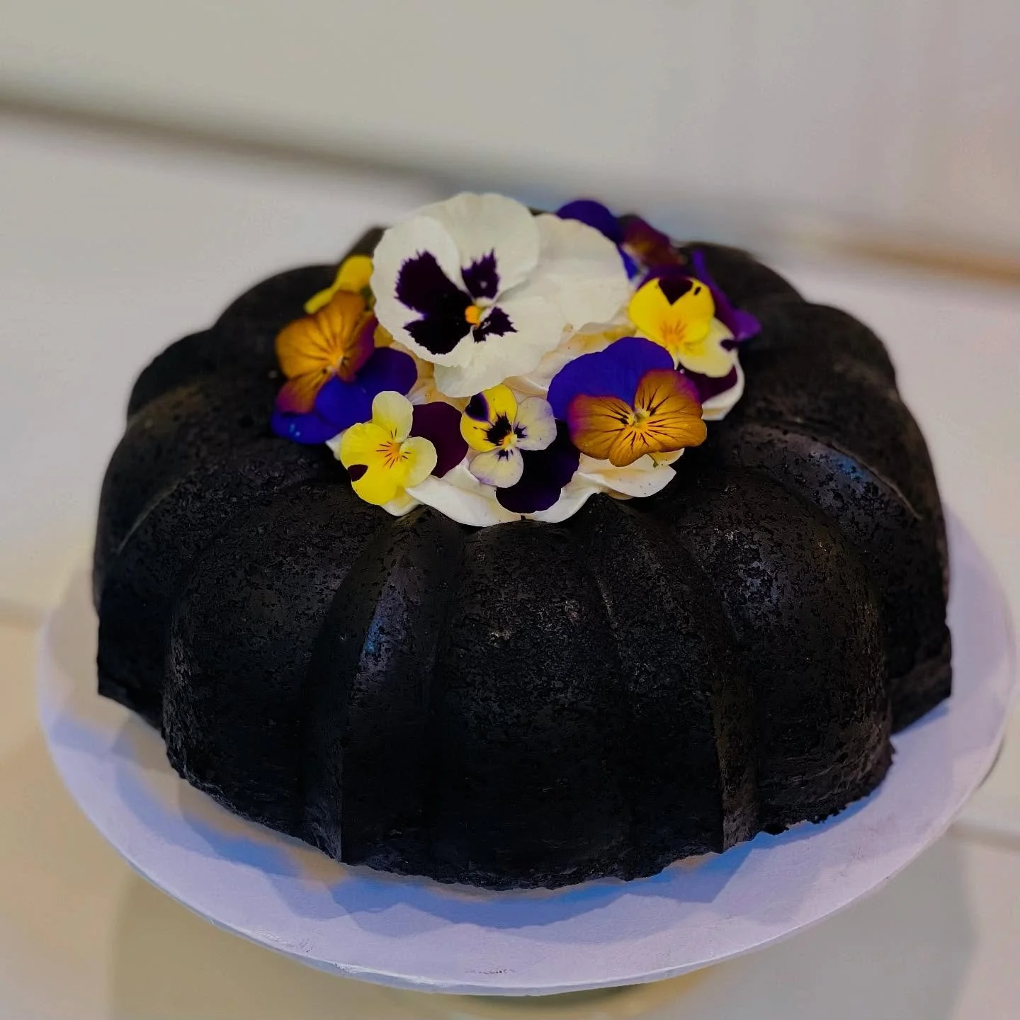 💜BUNDTS FOR PUPS💜 I am donating all funds from baked goods orders to Pasadena Humane for their care of animals impacted by the Eaton Fire. Thank you @jingjing__an for ordering a Whiskey Soaked Dark Chocoalte Bundt for your surprise party. I hope it