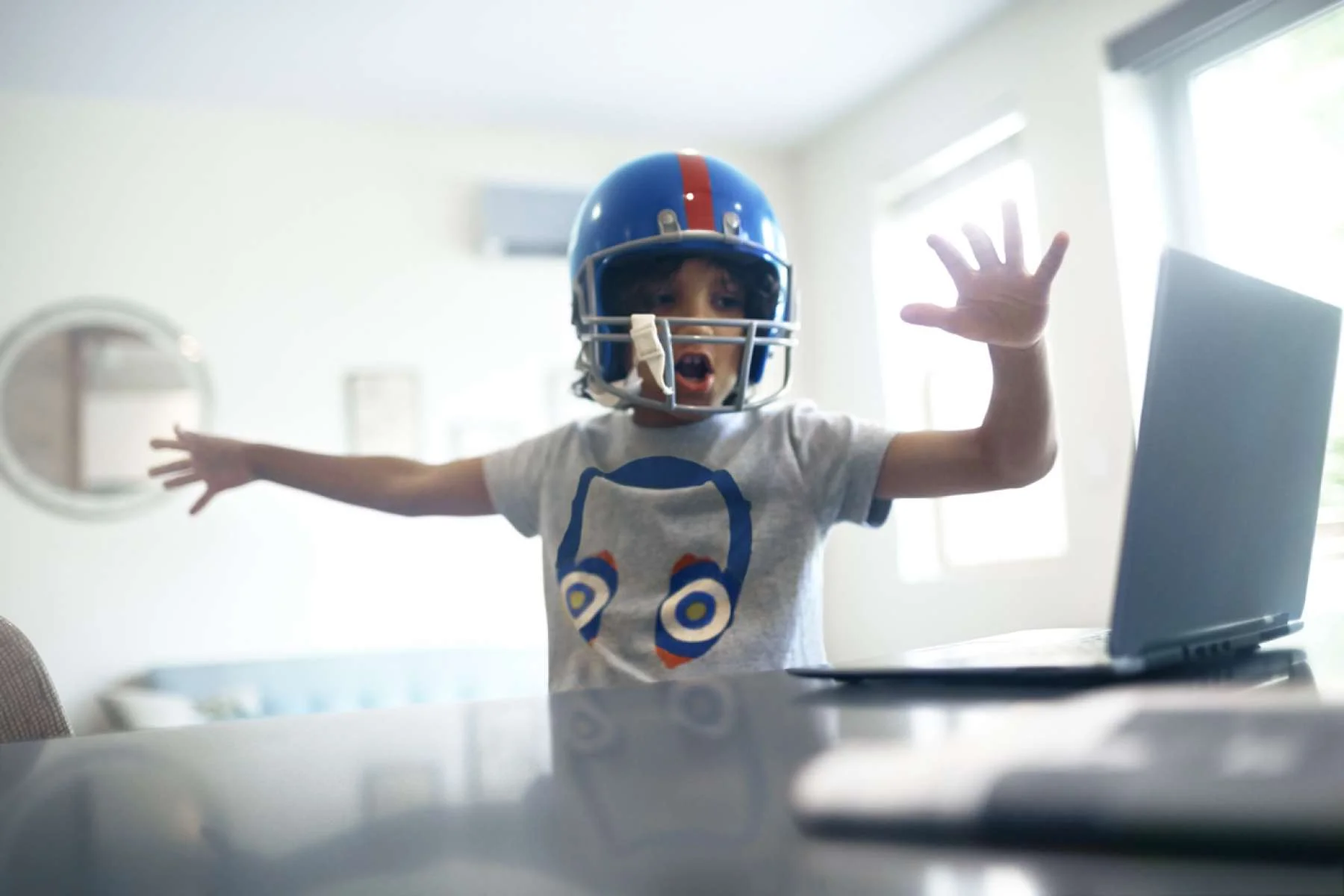 525dbdfda8e31_Intel_Helmet_Playing_B1R2_072913.jpg