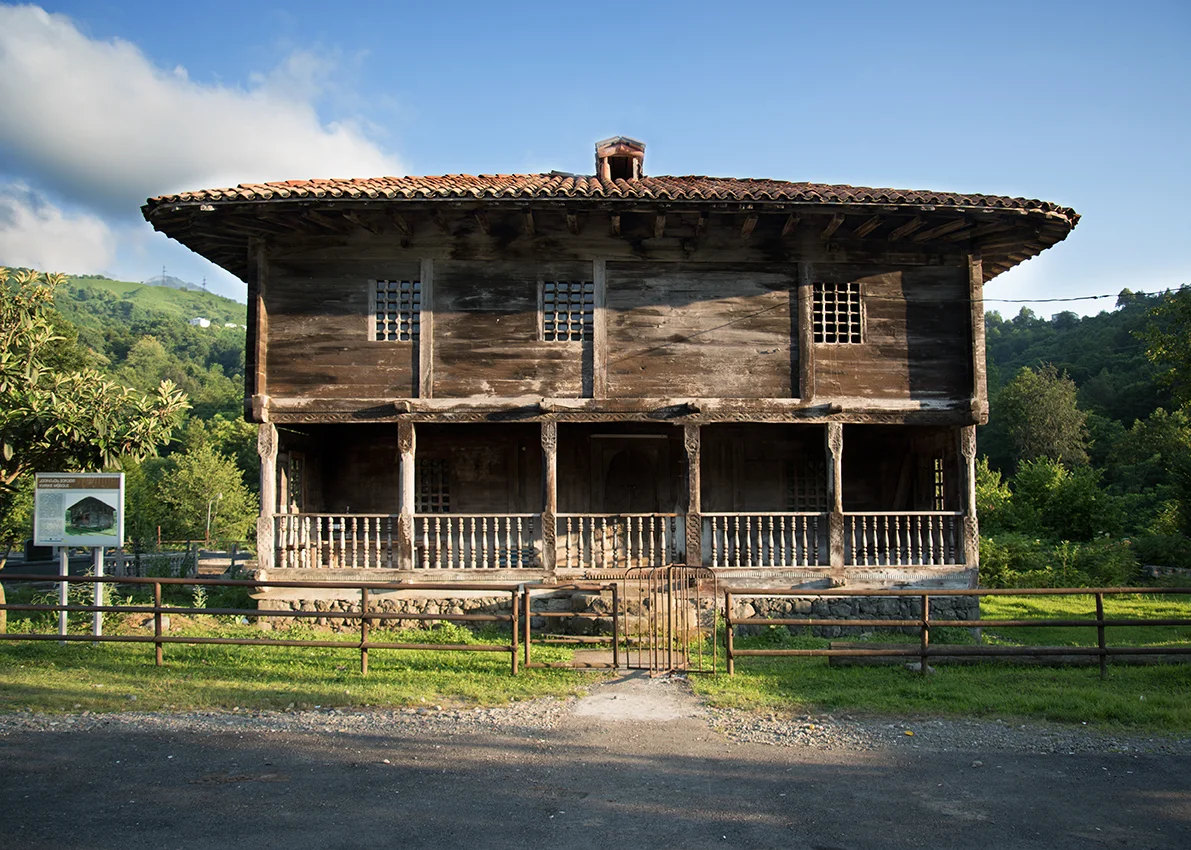 KVIRIKE_Exterior.jpg