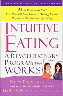 First published in 1995, Intuitive Eating has become the go-to book on rebuilding a healthy body image and making peace with food. We've all been there―angry with ourselves for overeating, for our lack of willpower, for failing at yet another diet. But the problem is not us; it's that dieting, with its emphasis on rules and regulations, has stopped us from listening to our bodies. 