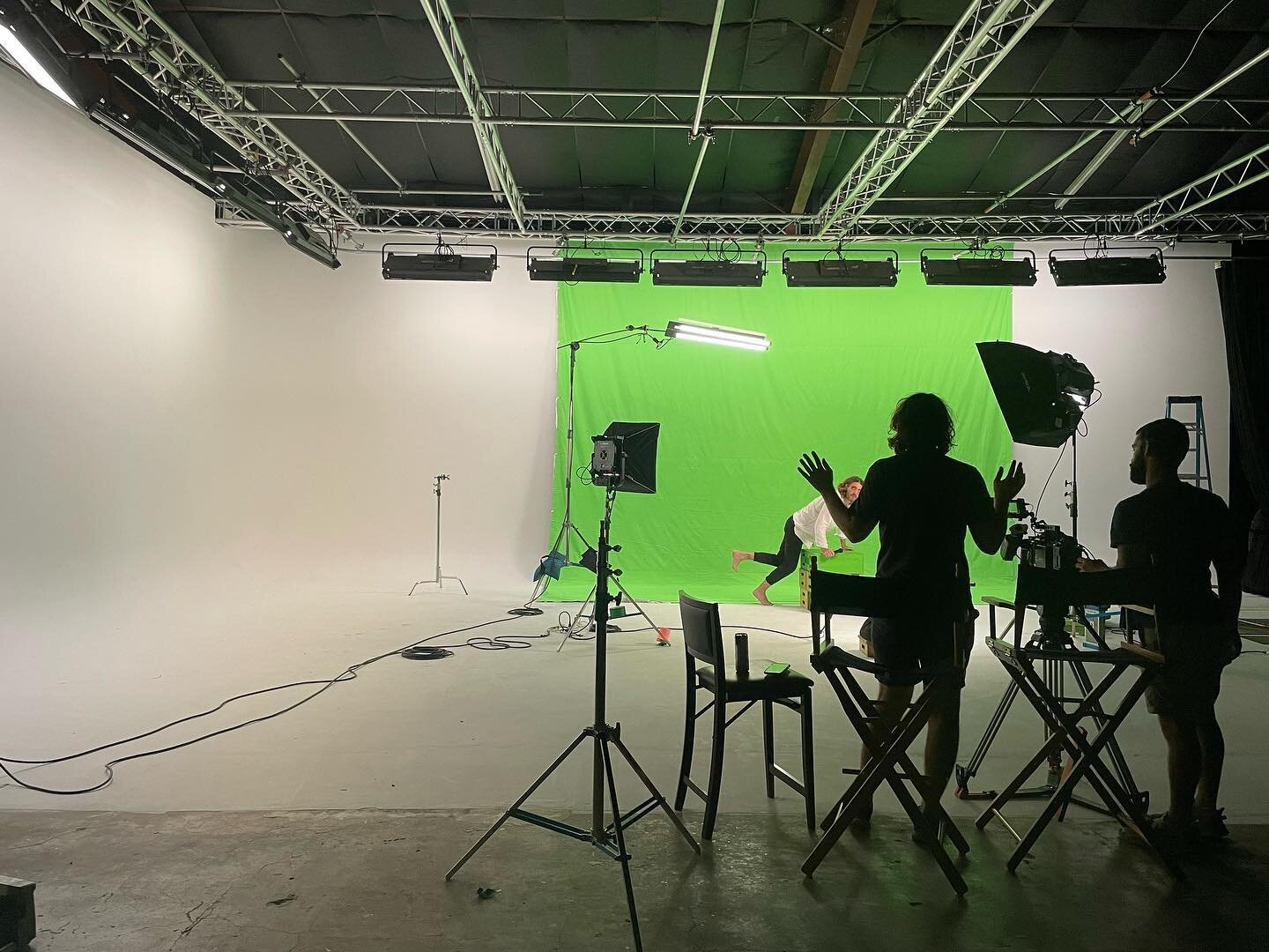 Need a controlled space for VFX? Try out either of our two stages with our 20X20 green screen! We also have the lights you&rsquo;ll need to ensure your project is a success! 

#atxfilm #filmmaking #vfx #arri #litepanel #quasarscience #aduro #soundsta