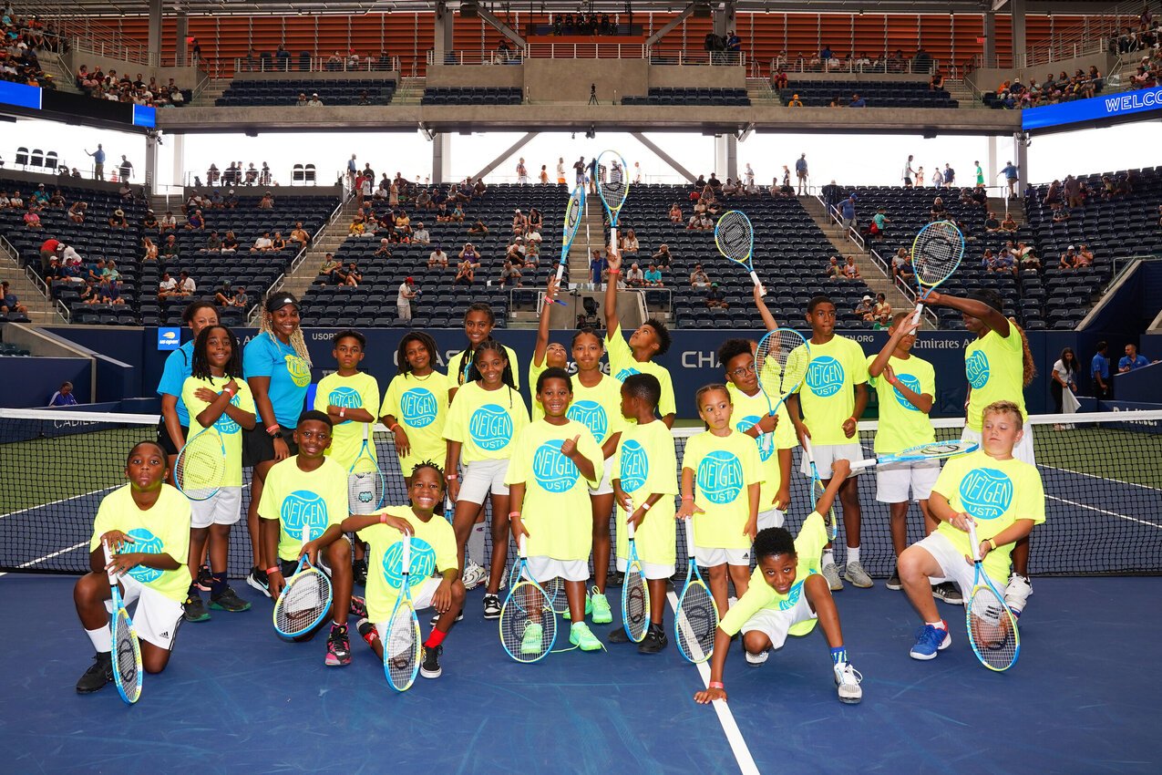 Official USTA Group On Court Photo BWSF 2022.jpg