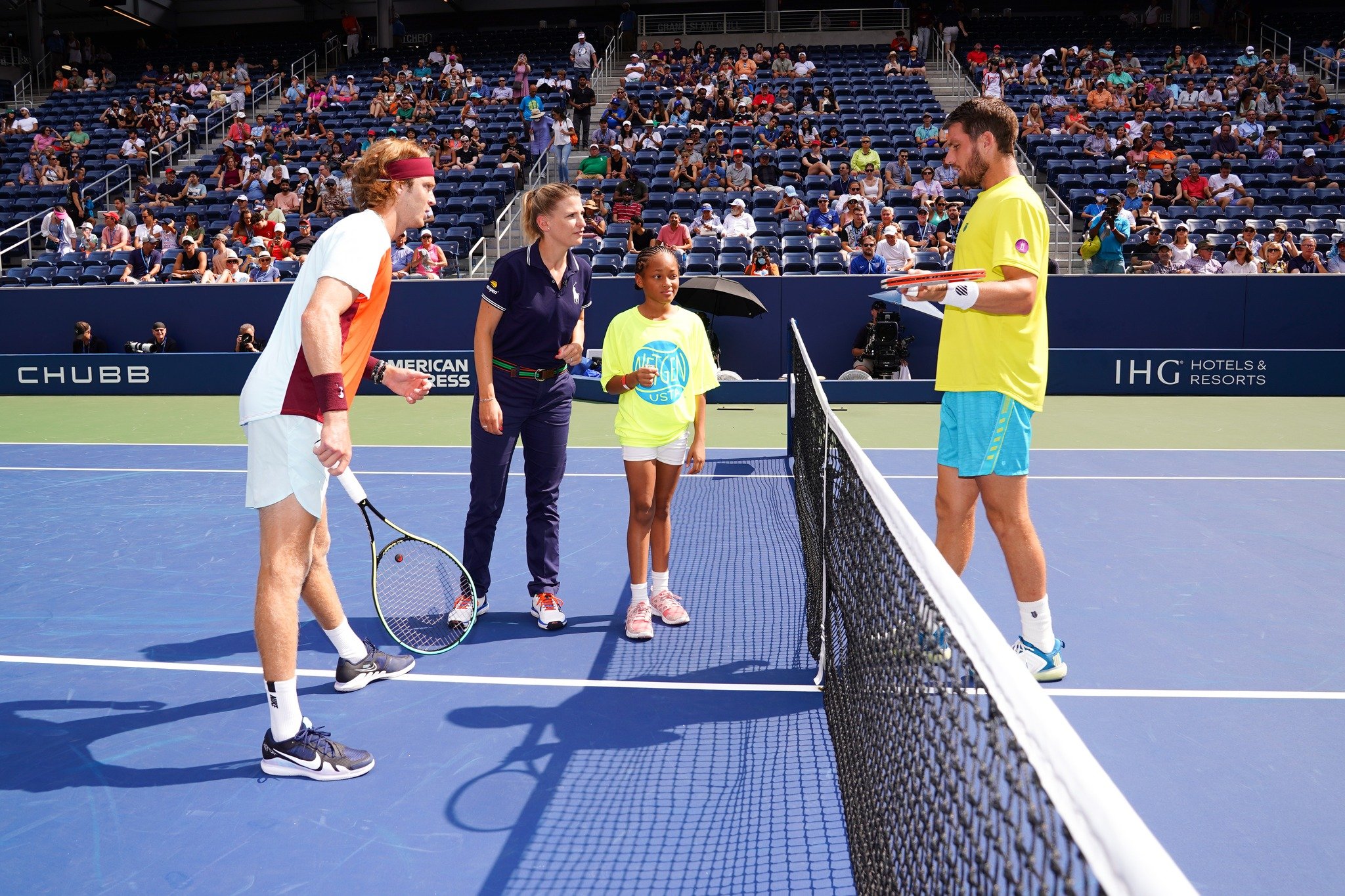 Paige Williams does Coin Toss at Us Open match 2022.jpg