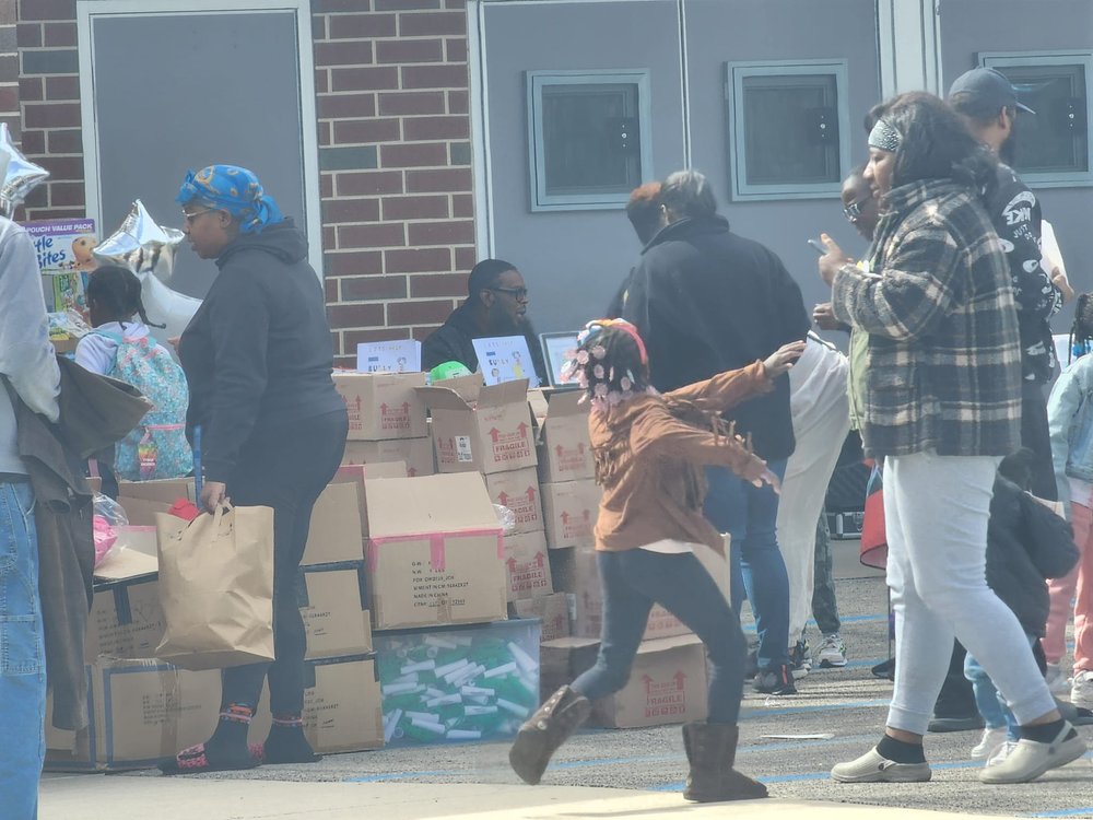 Families get ready for back to school at Seay Bash.jpg