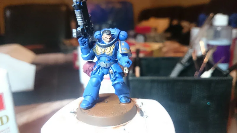 The painting has been tidied up, just highlights and shades to go but it's already looking cool.