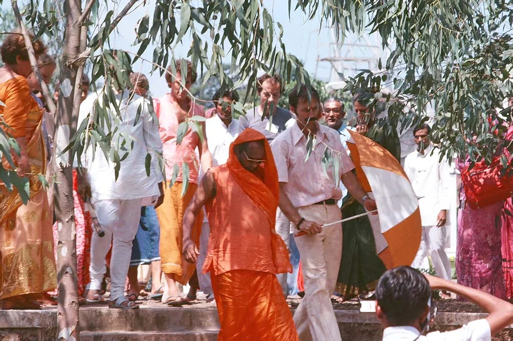Baba touring the Ashram on the morning of his return from overseas, 1976