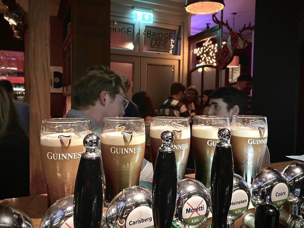 What a wonderful few days we&rsquo;ve had! 🙌🏼

The Guinness was surely flyin out!

Thanks to everyone for a making it a special Christmas season! 🫶🏽

Cheers!🥂

#bridgeSt #somethingDifferent #castlebar