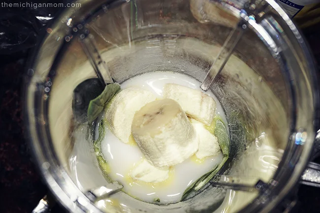 pineapple-coconut-smoothie-2