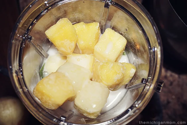 pineapple-coconut-smoothie-4