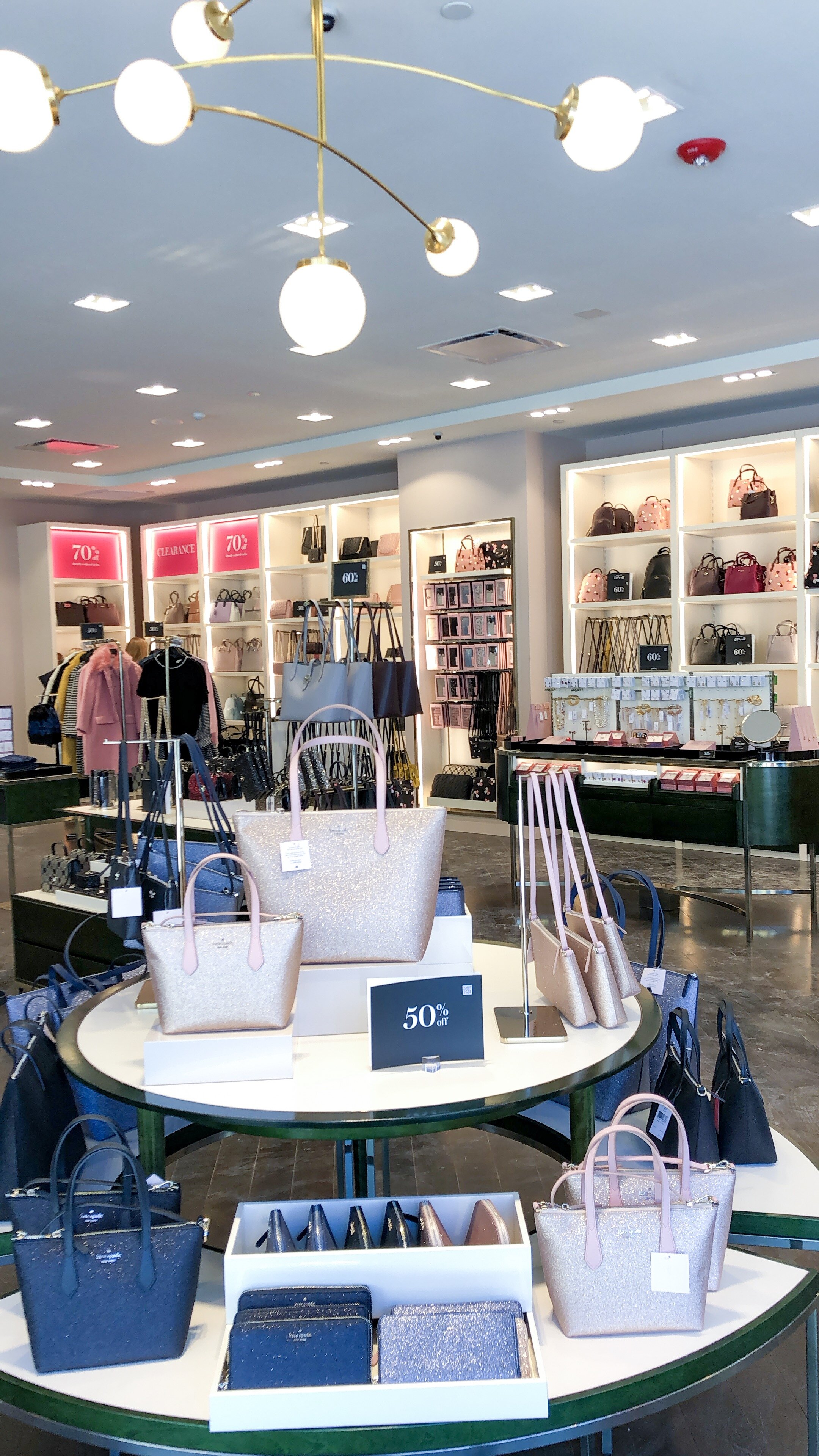Kate Spade Outlet Tour — Fashion Blogger | Lady and Red