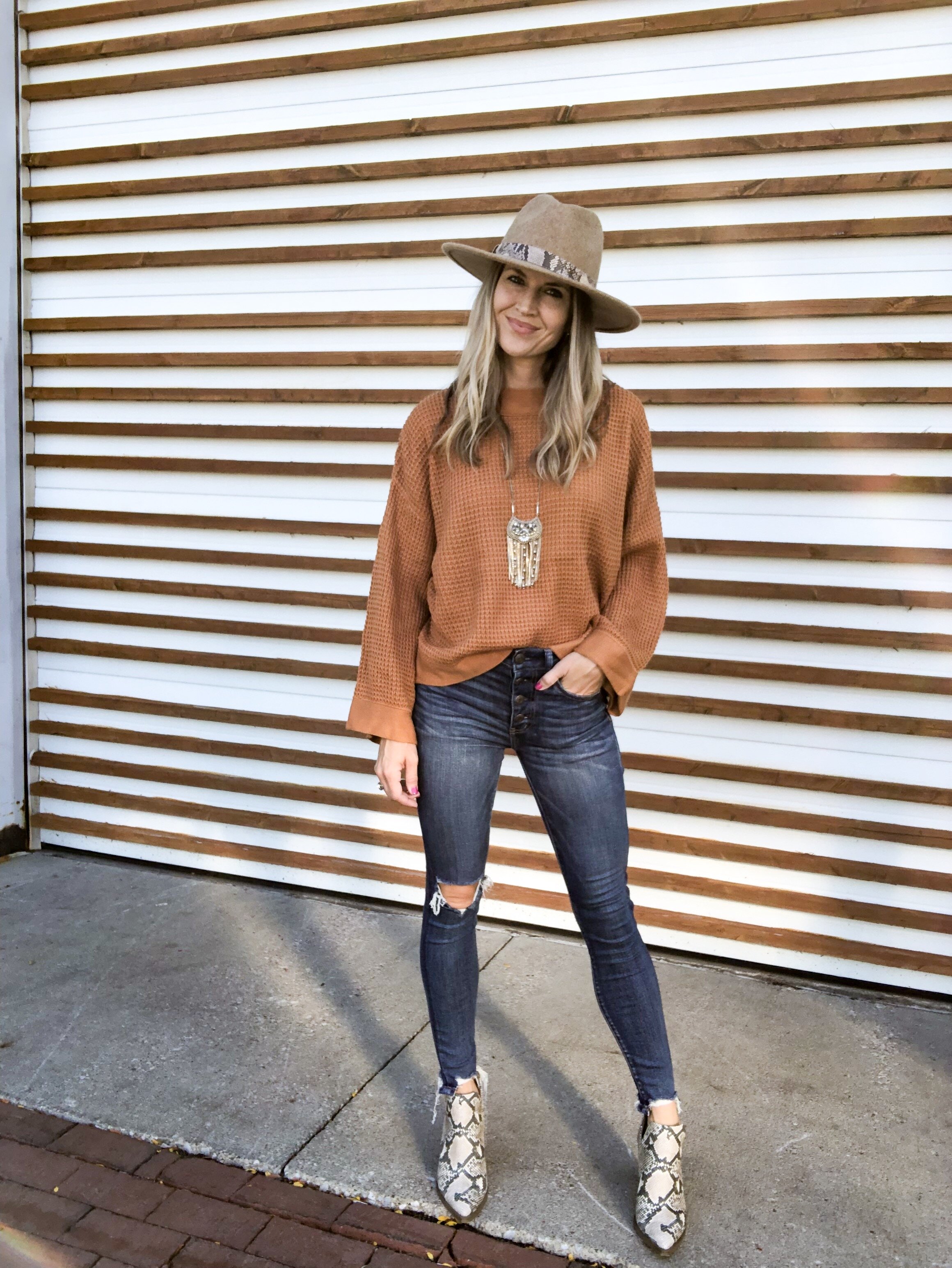 Thanksgiving outfit ideas that are comfy yet elegant