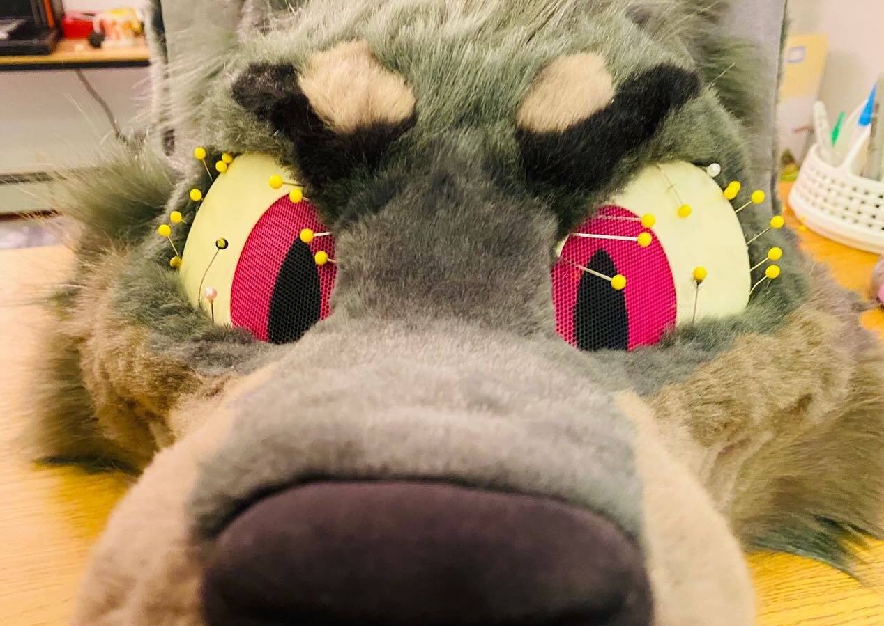 Eye installation. 👁️👁️

#artkour #kour #fursuit #furry #mascot #animal #costume #cosplay #fabrication