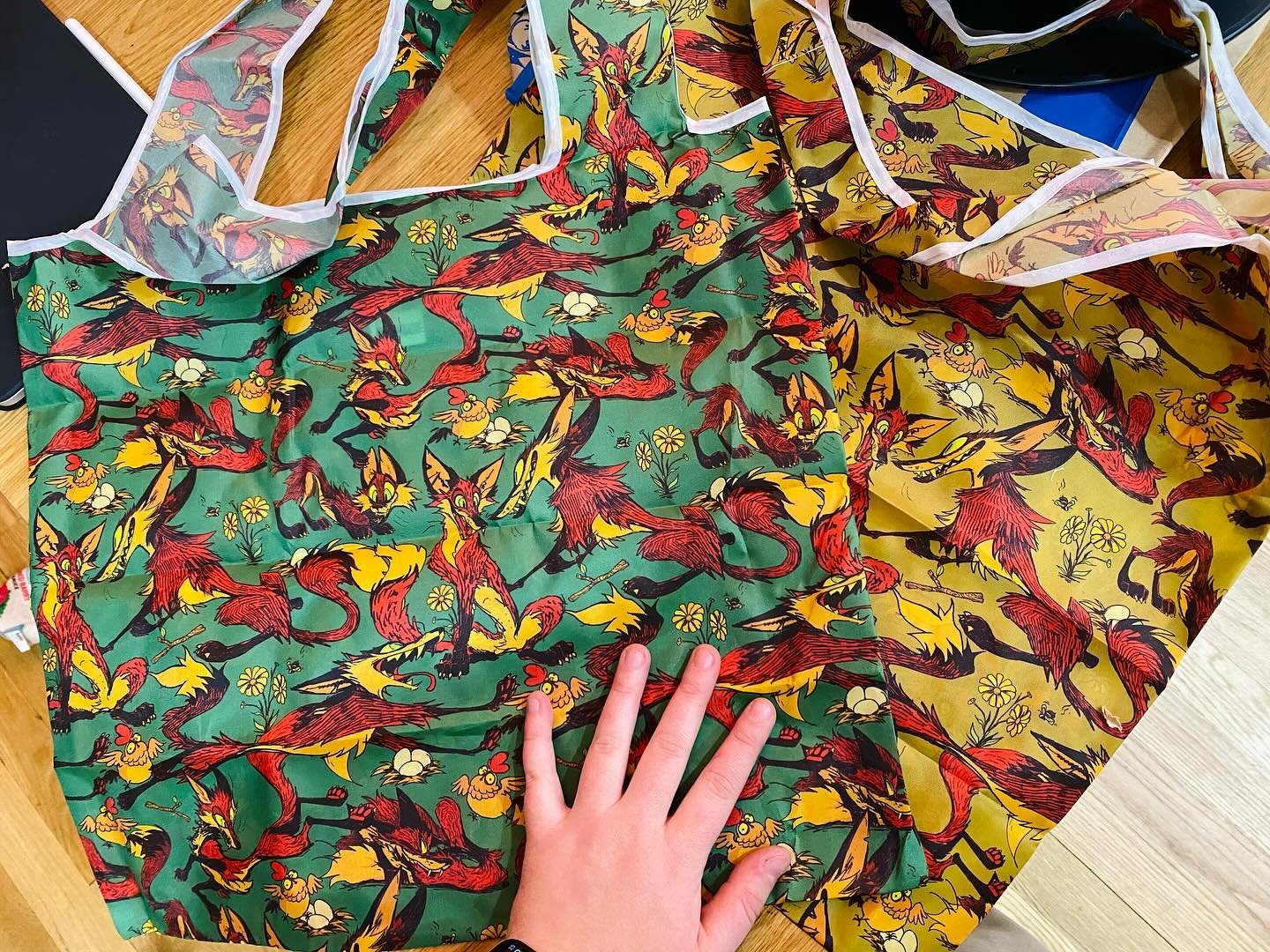 🦊 fox bag fox bag fox bag!!!🦊
I will have these for sale MFF 2024 and FC 2025- and then online after :3