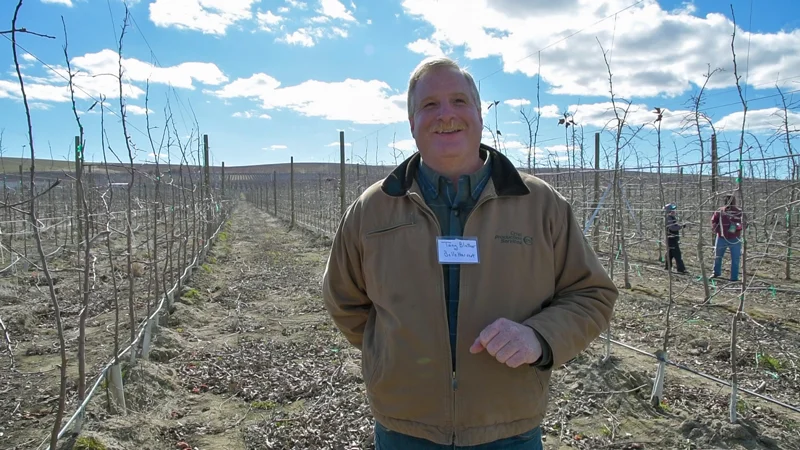 Tony Blattner of Michigan brought a contingent of Michigan Smitten growers to the Smitten Tech day.