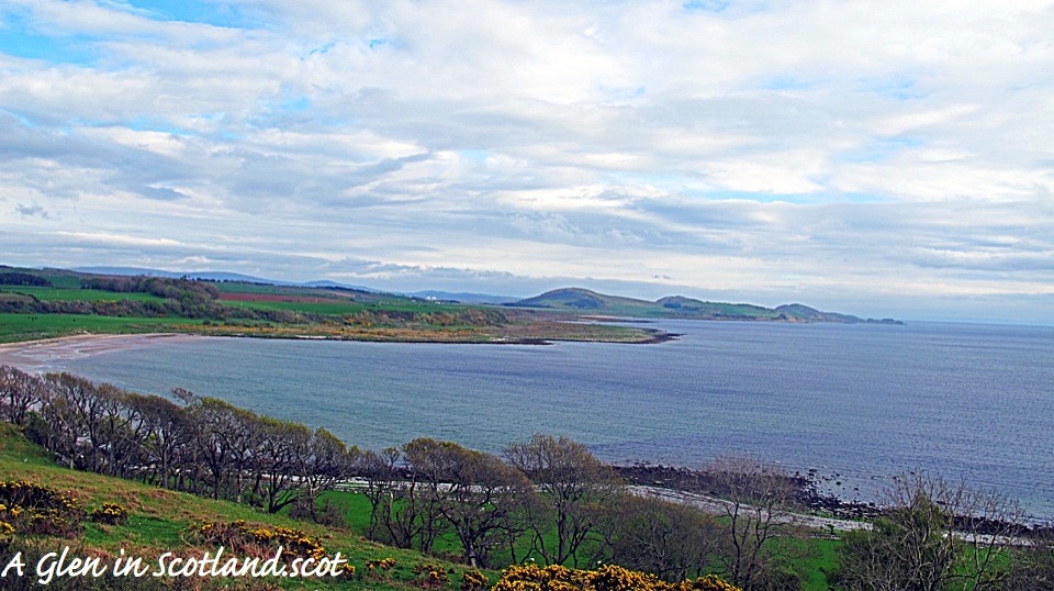Scalpsie Bay looking out from Isle of Bute to Suidhe Chatain, Tor Mor, and Suidhe Bhlain