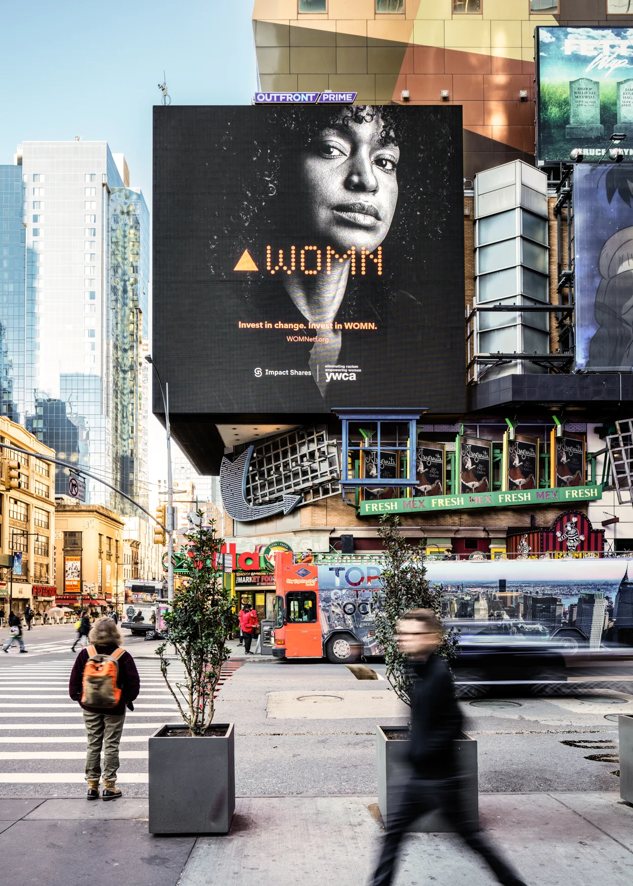 WOMN_Times_Sq_Cube_LOWRES-9.jpg