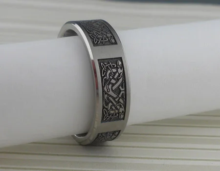 Celtic Hound Wedding Ring in Titanium 7 mm wide