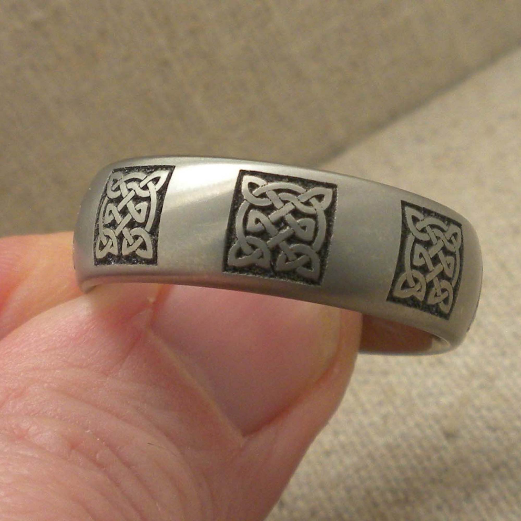 GETi Wedding Ring with Celtic Design