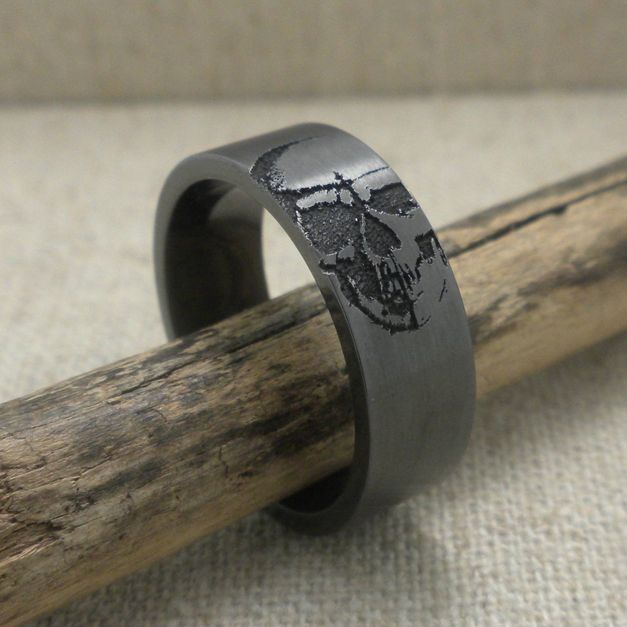 Skull Wedding ring in Black Zirconium
