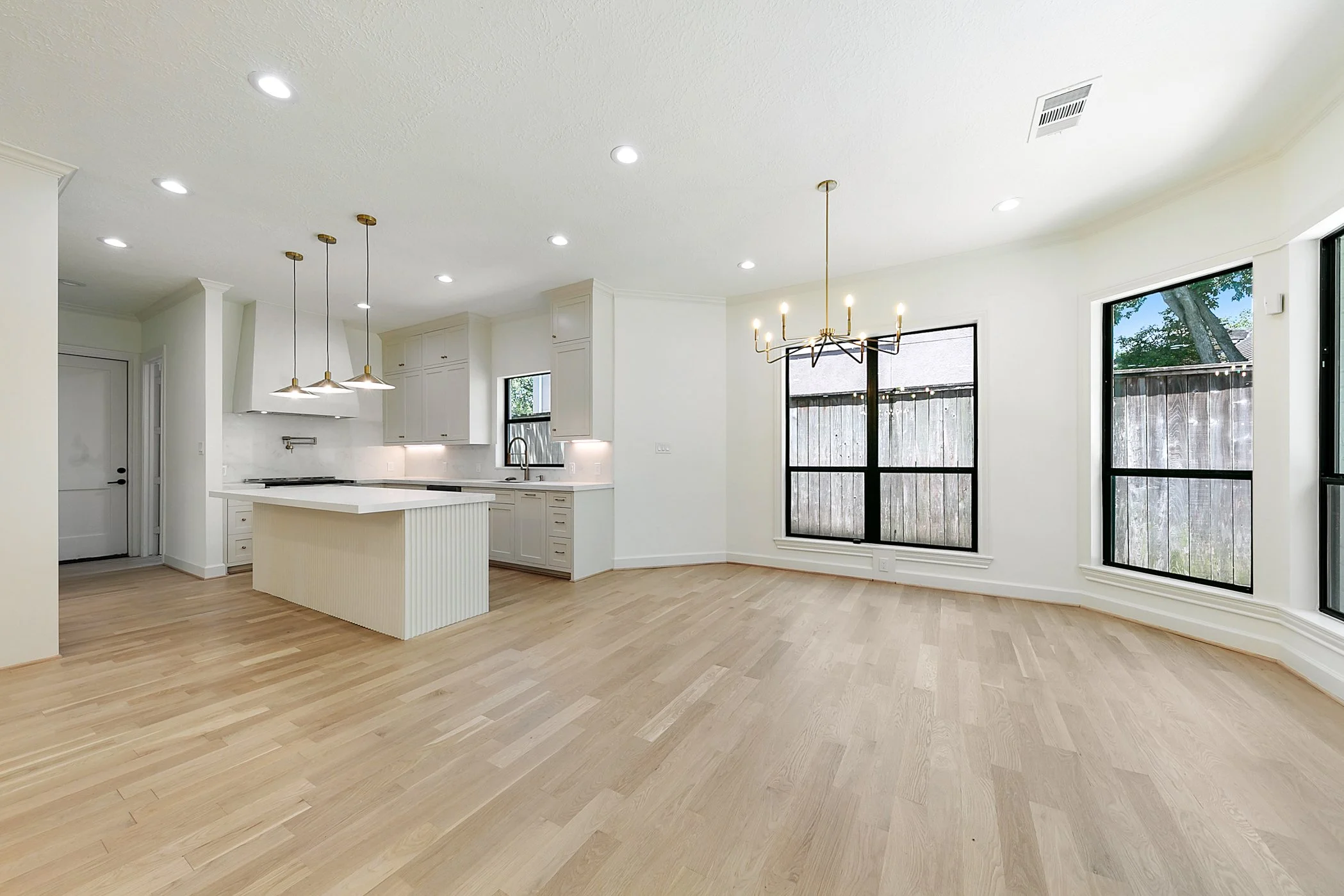 4528 Evergreen -13.JPG