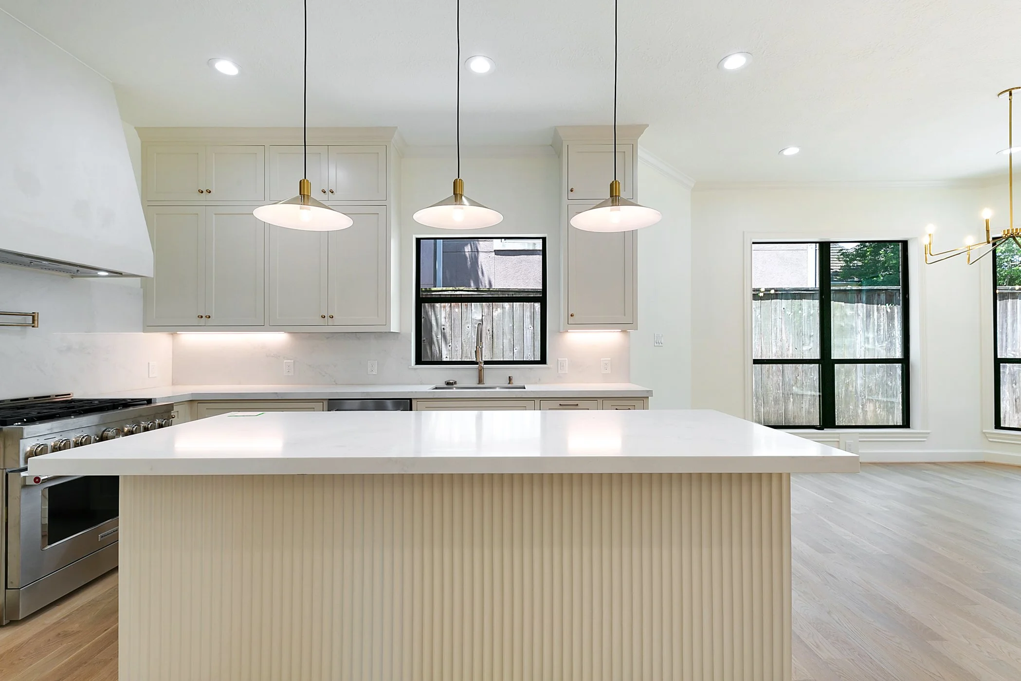 4528 Evergreen -14.JPG