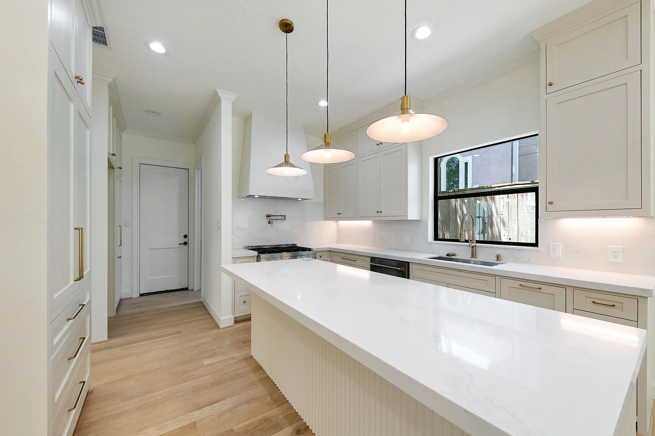 4528 Evergreen -15.JPG