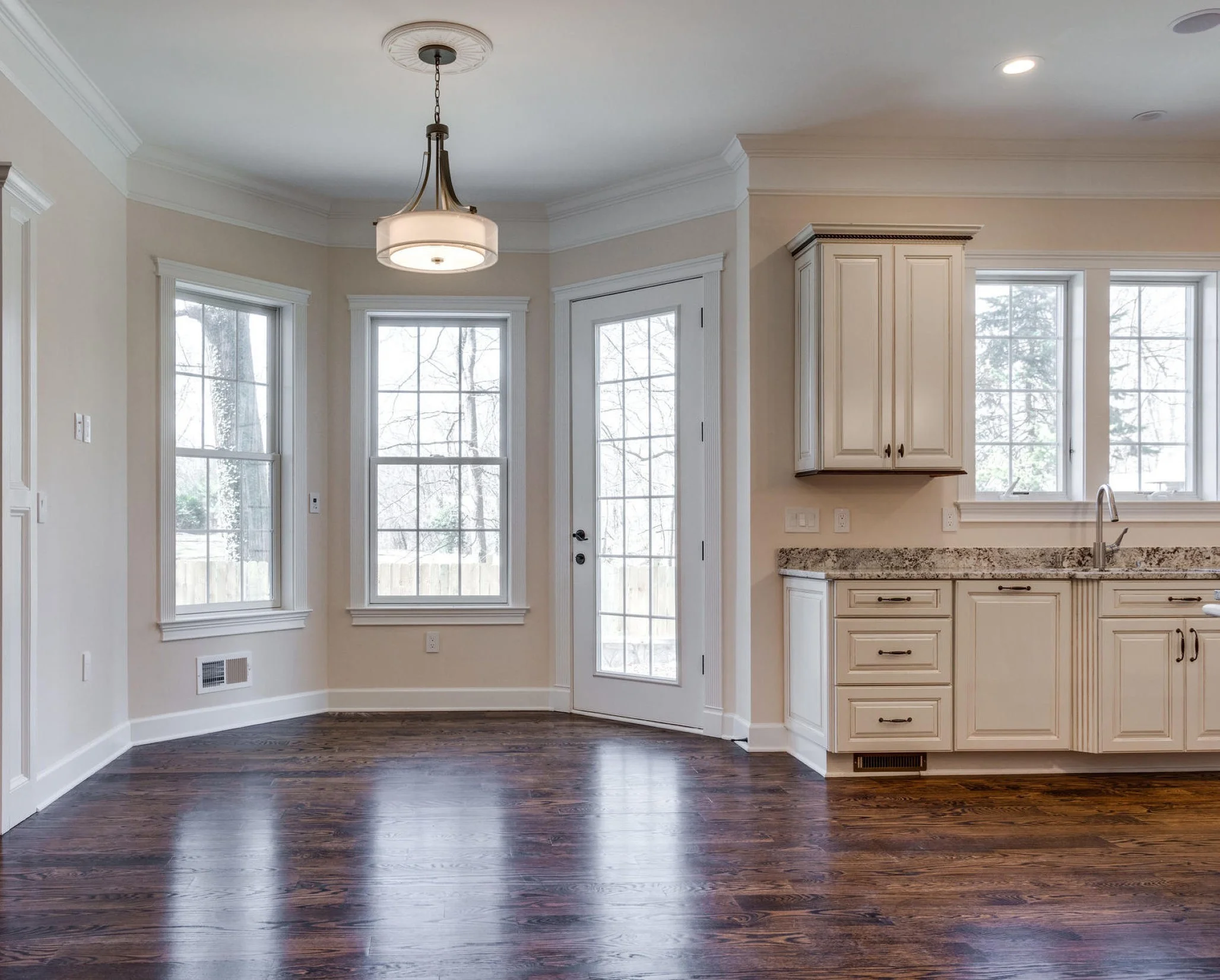 48-Breakfast Area.jpg