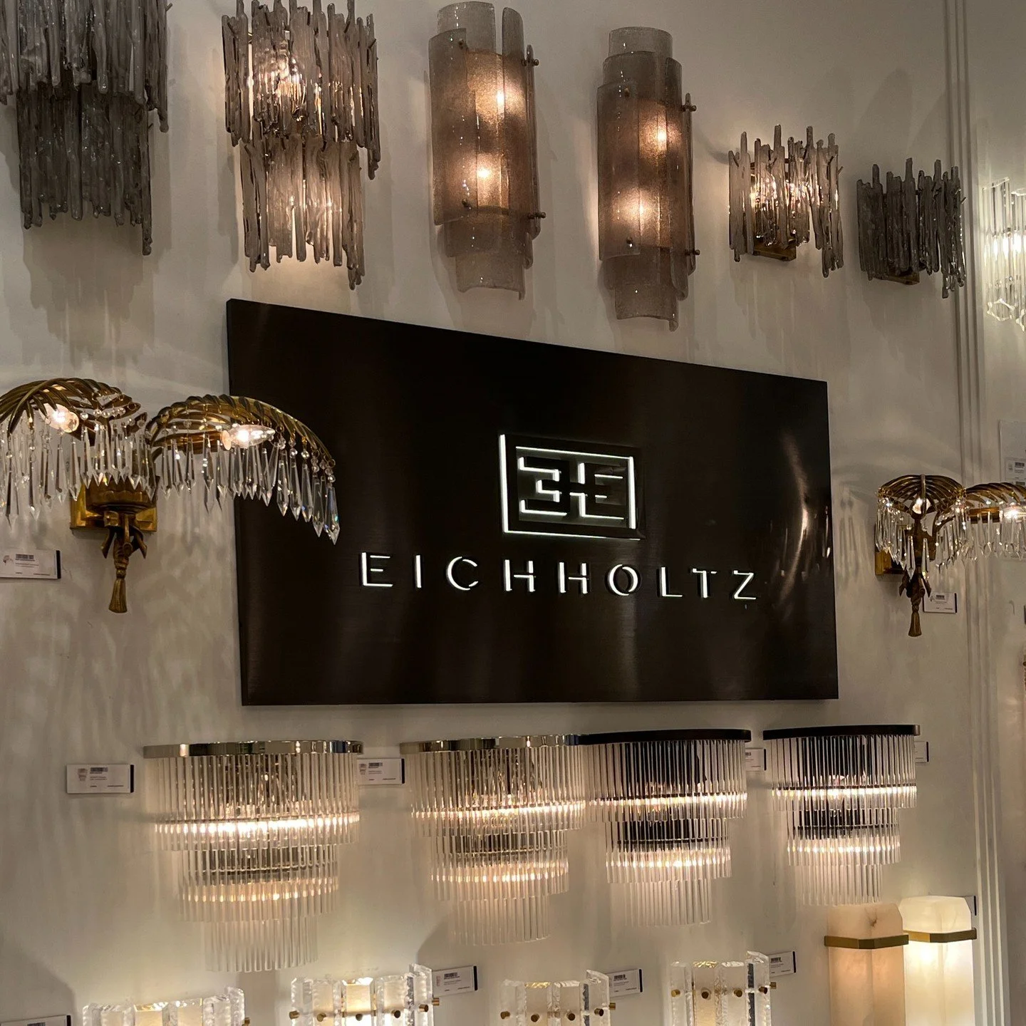 The Eichholtz Showroom in Highpoint...so many gorgeous items! 🔥 
.
.
.
.
.
#highpointmarket #highpoint #eichholtz