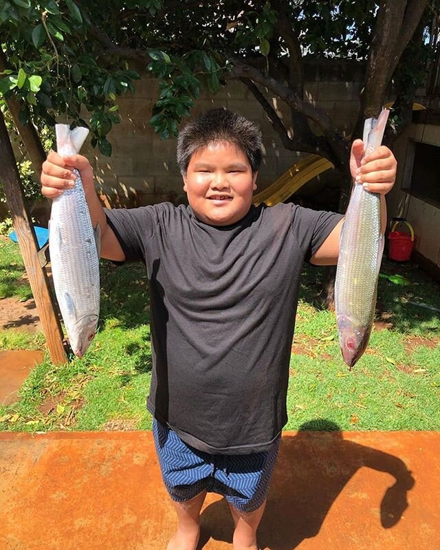 Braddah @roggadat and fam back at it again! Teaching them young! Wish I was hitting oio back at that age! Right on, mahalo for the tag.
.
.
.
#shakafishing #fishing #hawaii #fish #oio #saltlife #saltwater #salty #salt #shorefishing #bonefish