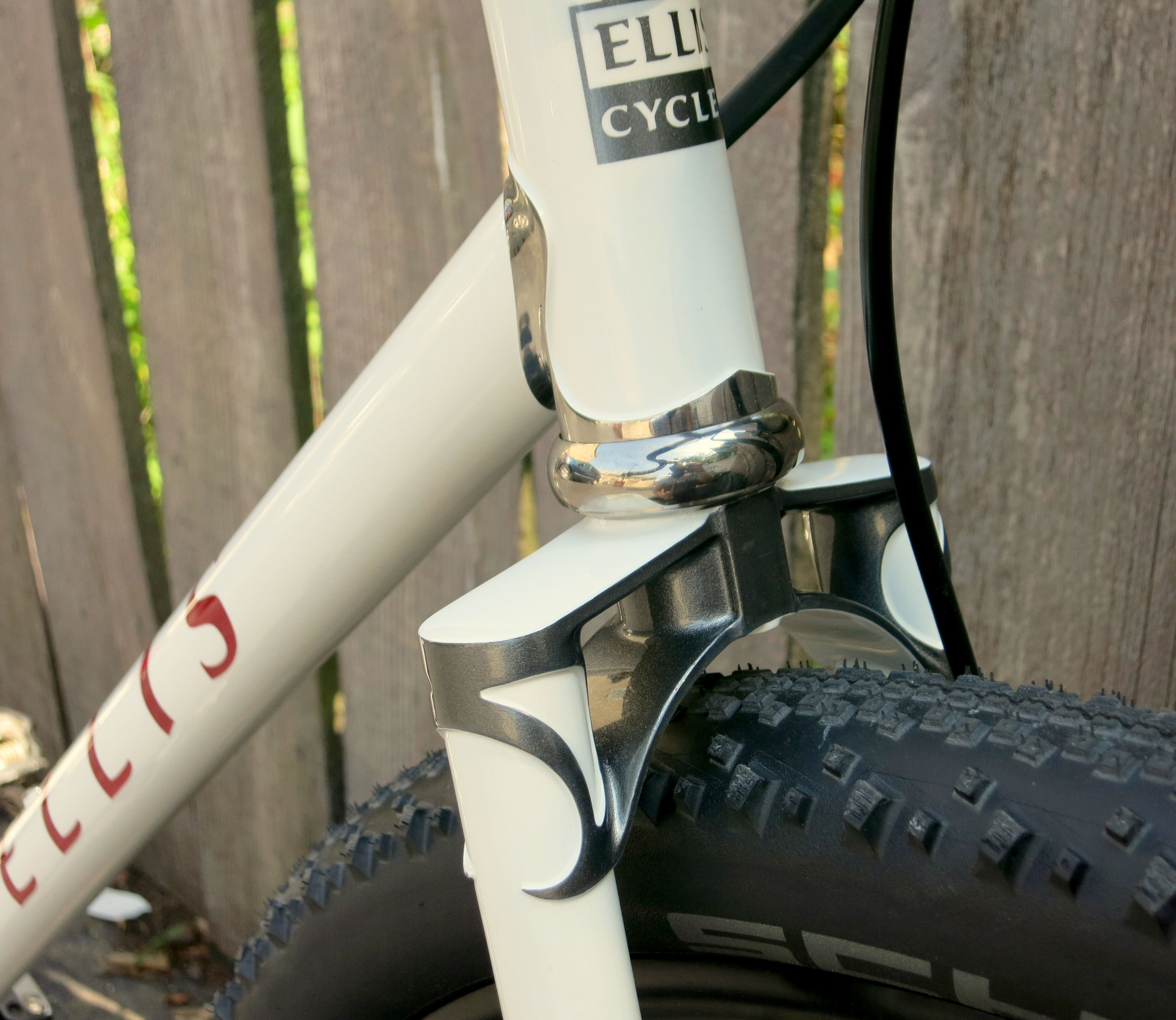 ellis-cycles-strada-fango-fork-crown-2500.jpg