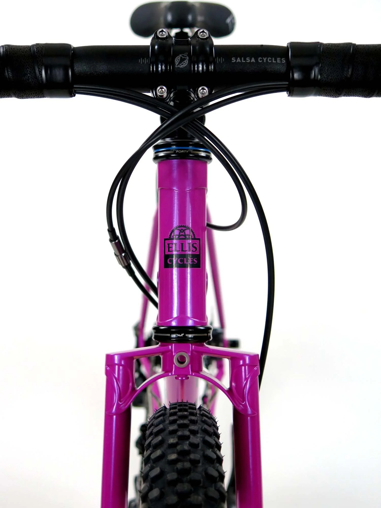  Plenty of clearance up front with this Pacenti MTB fork crown. And it looks pretty sexy too! 