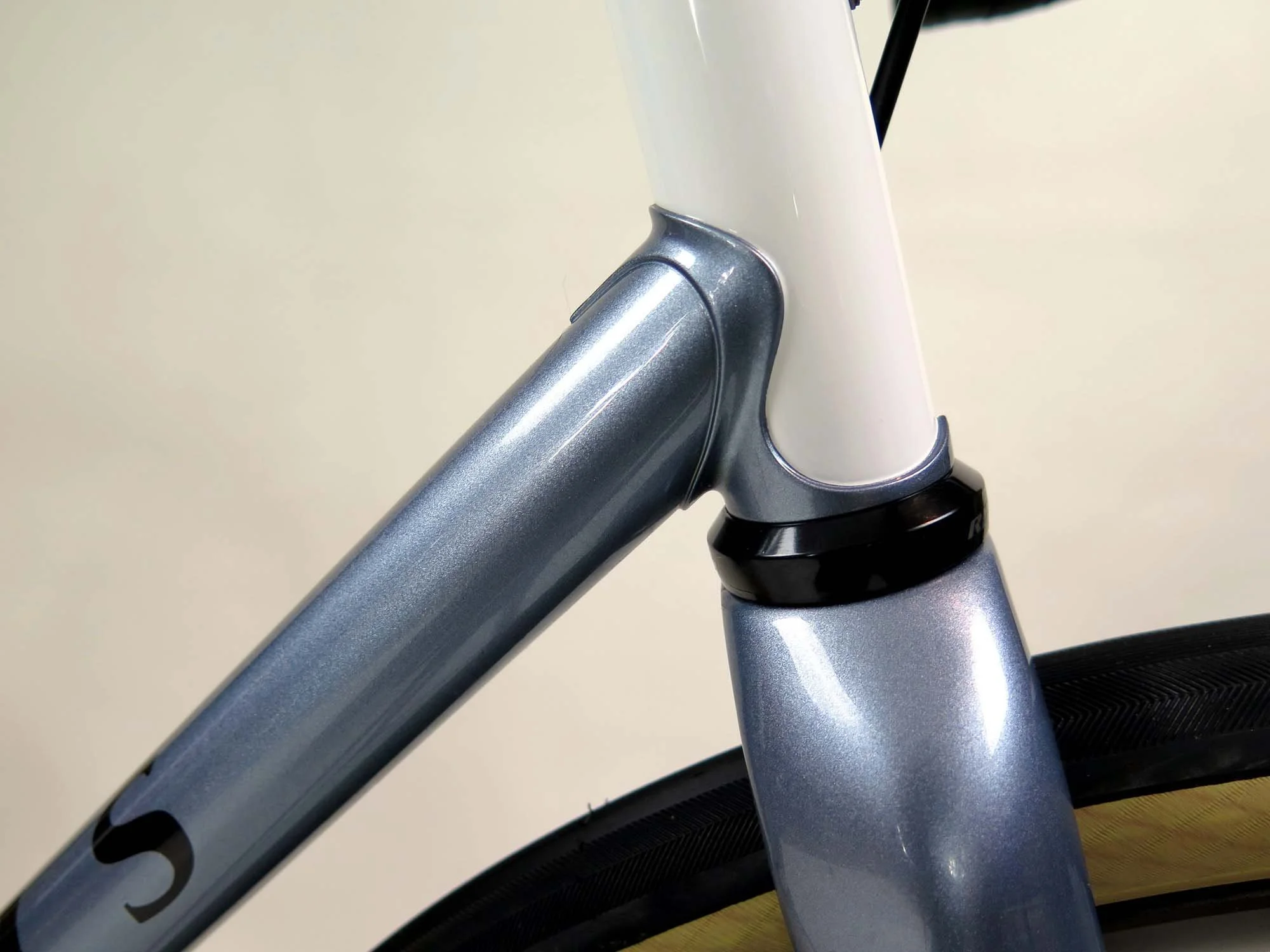  Nice tight masking on the head lugs.   