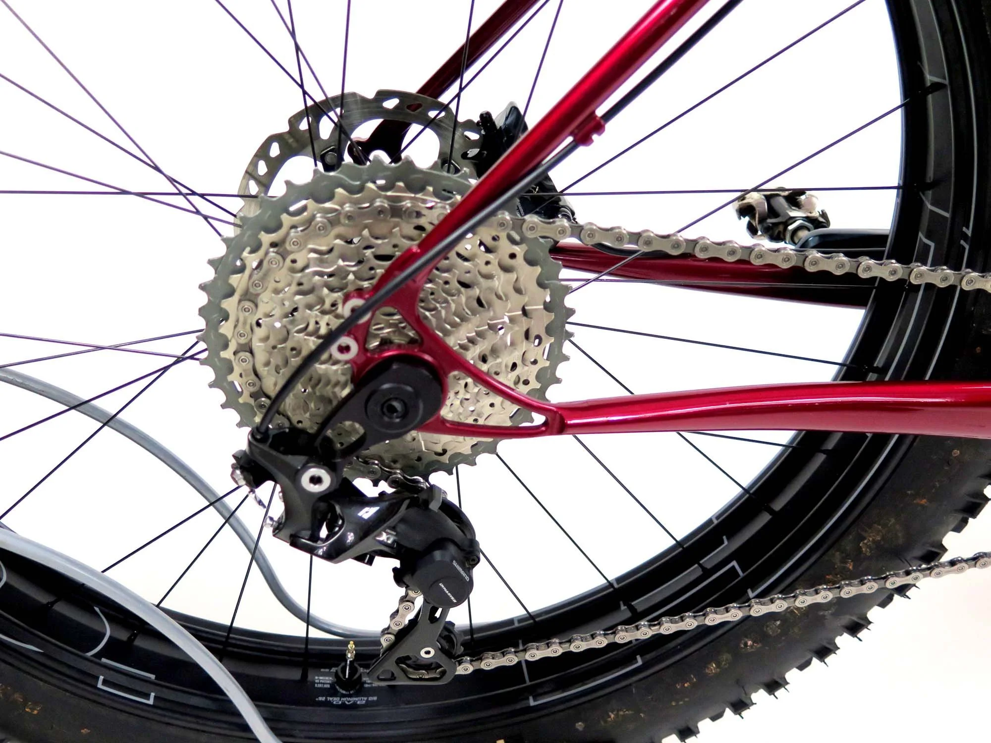  Paragon’s low mount dropouts hold the rear end together and an XT rear derailleur handles the 11x46t cassette.   