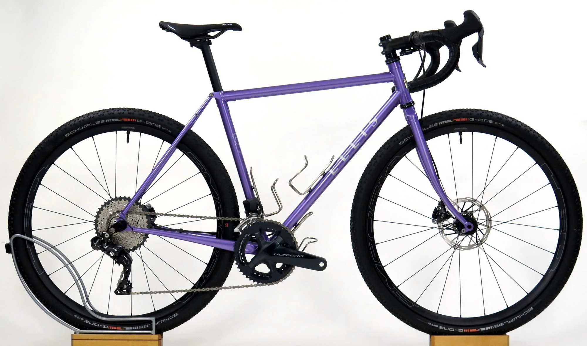  The 650x50mm knobby tires along with some super wide range gearing (46x36 crank with an 11x40 cassette) mean there’s very few places Angie can’t ride this bike.   