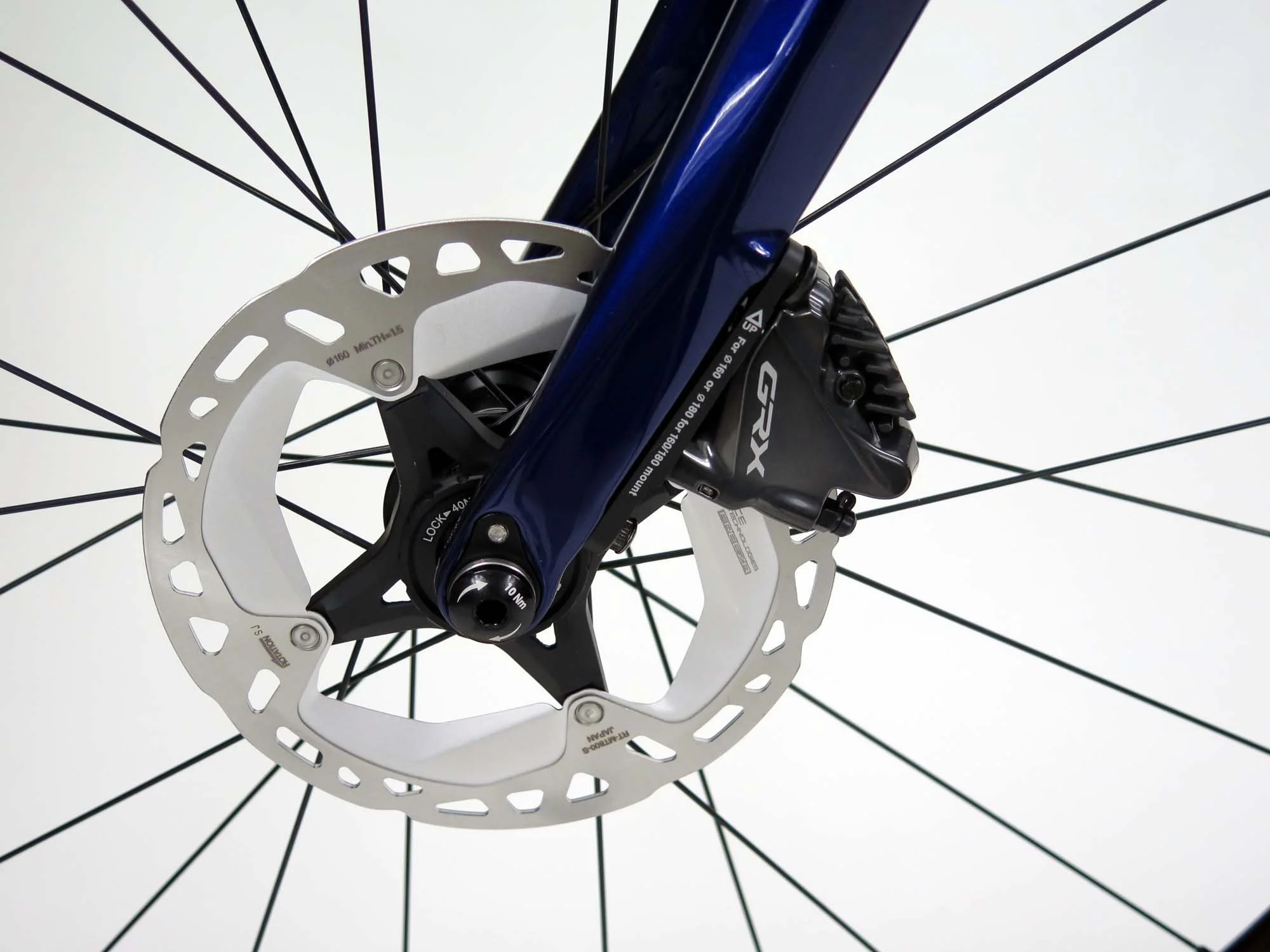  The Ritchey Carbon Gravel fork mates the flat mount caliper to the fork quite seamlessly.   