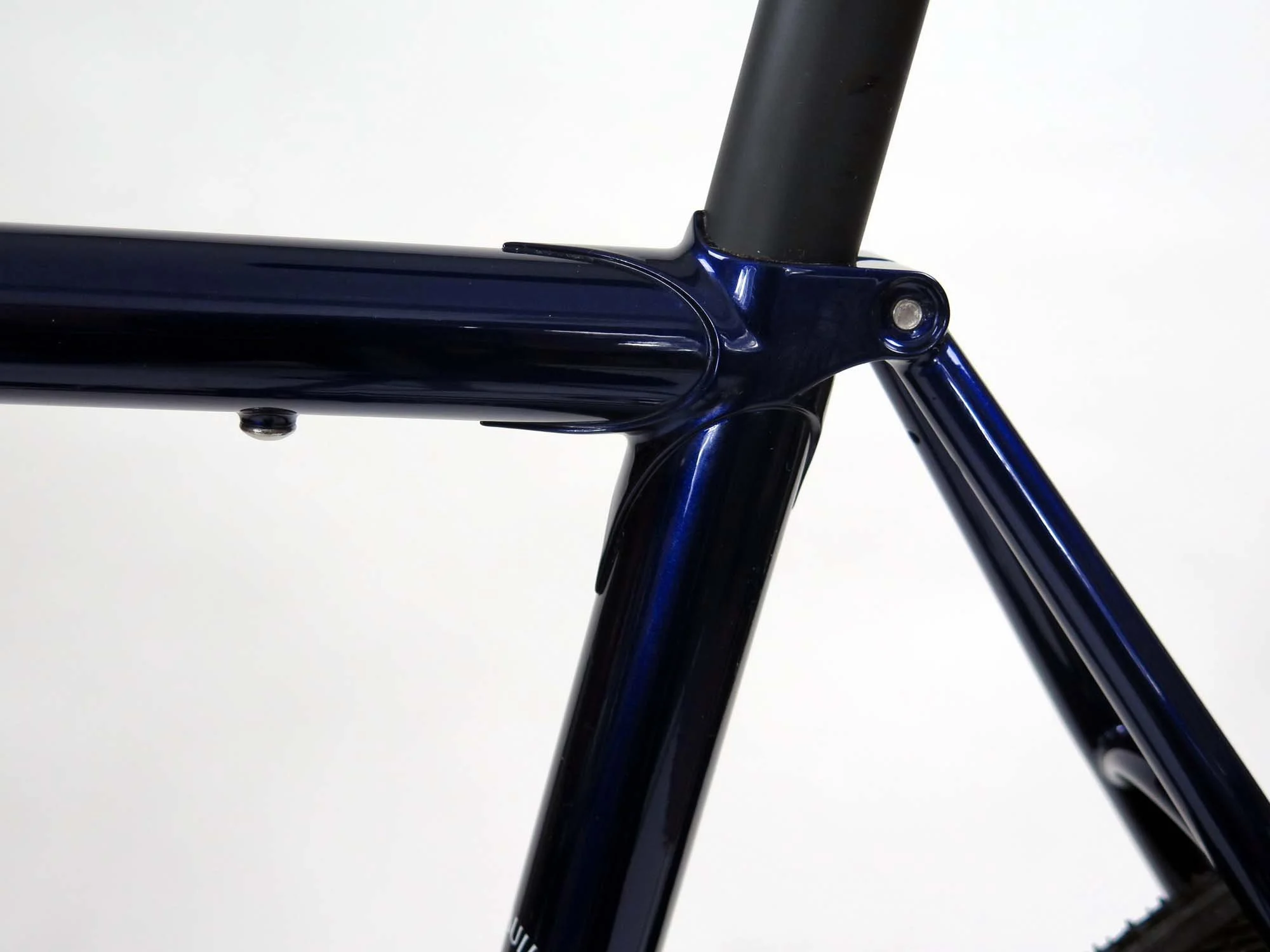  A nice view of my signature seat cluster and the framebag mount(s) under the top tube.   