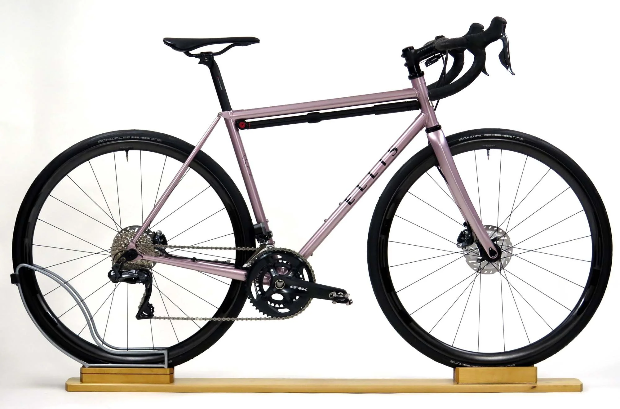  Mark’s Strada Disc looks great with a full Champagne Domestique paint job.  He went with Ultegra Di2 parts, but I swapped in a GRX crankset with a 48x31 chainring combo that allows for a nice low climbing gear.  The HED Emporia GC Pro carbon wheels 