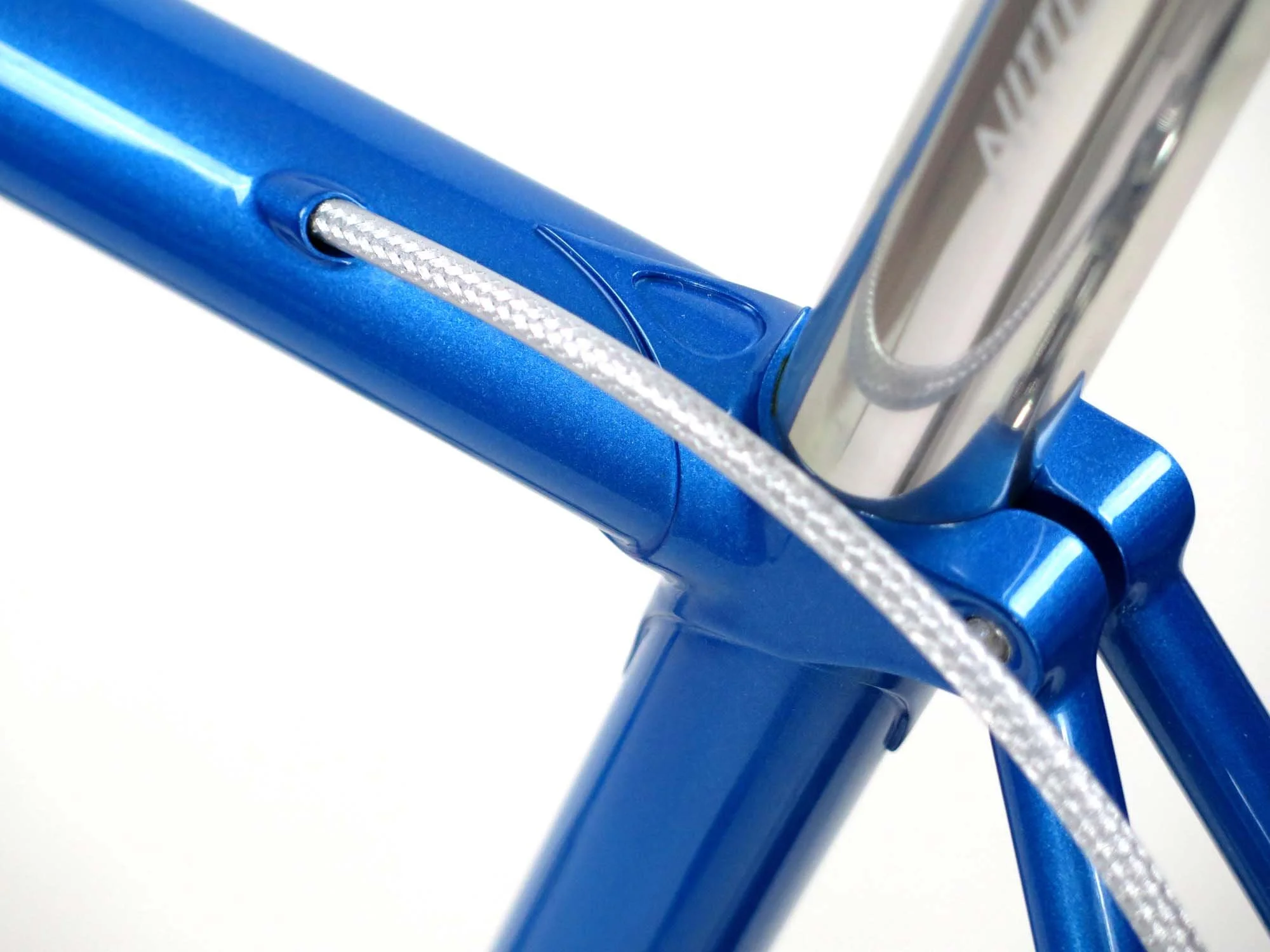  A nice view of the teardrop cutout on the Modern Classic seat lug.   