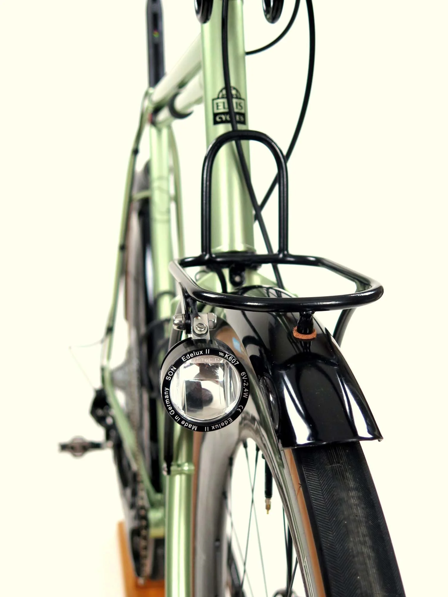  Black Honjo fenders mount directly to the custom rack.   