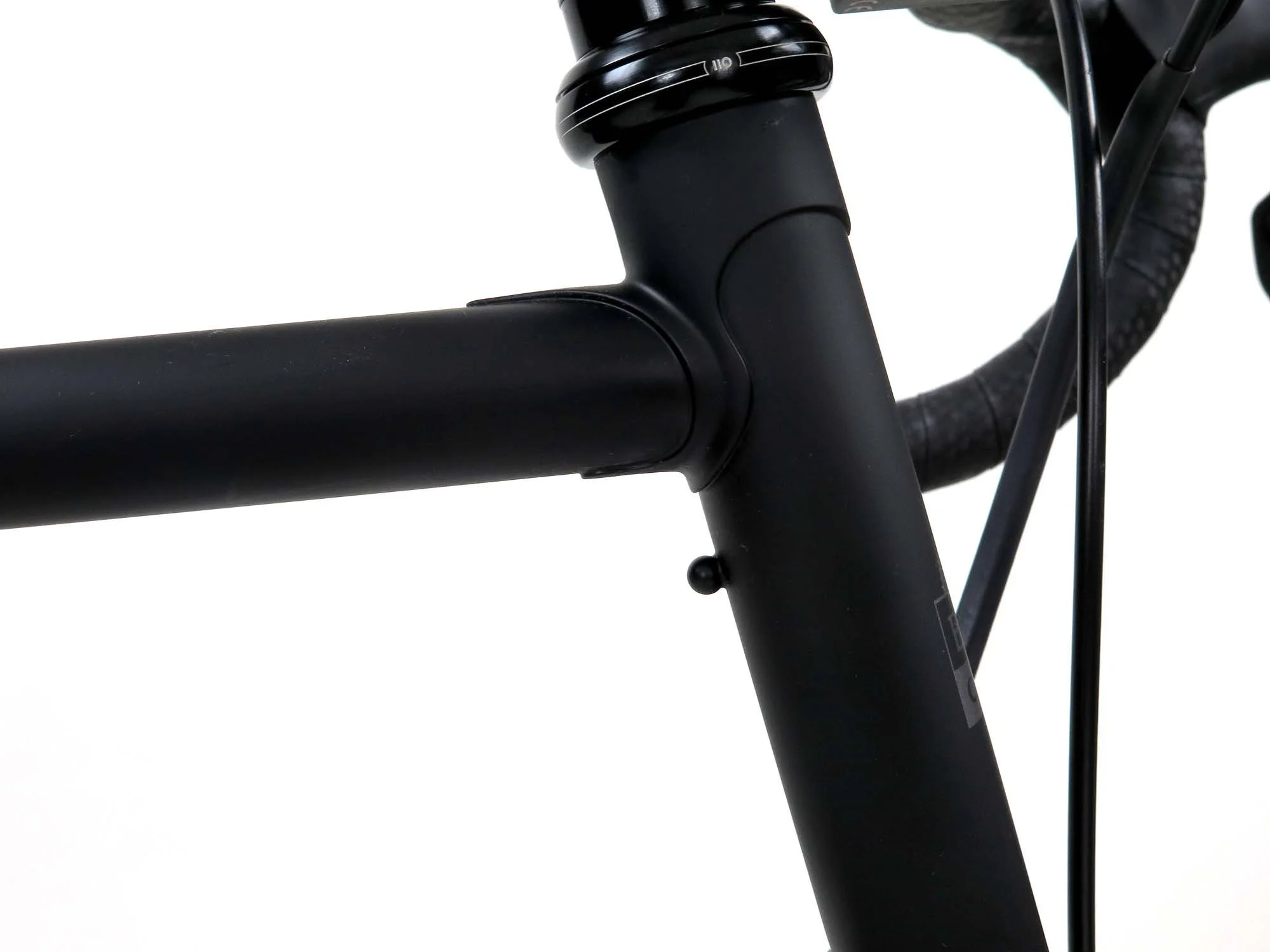  A totally seamless top tube lug extension helps get Bill’s handlebars where we need them without a huge stack of headset spacers.   