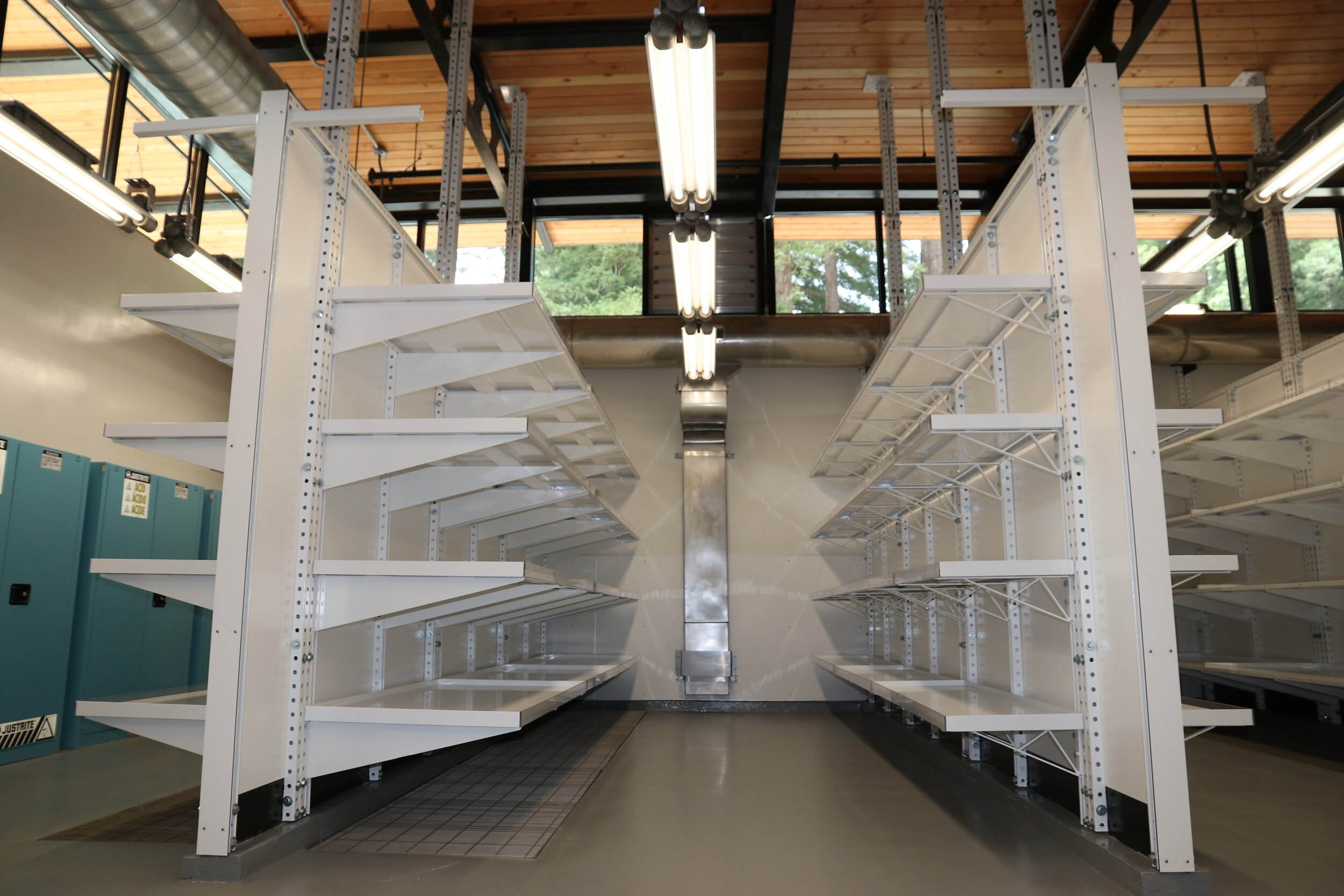 Heavy Duty Unistrut Shelving