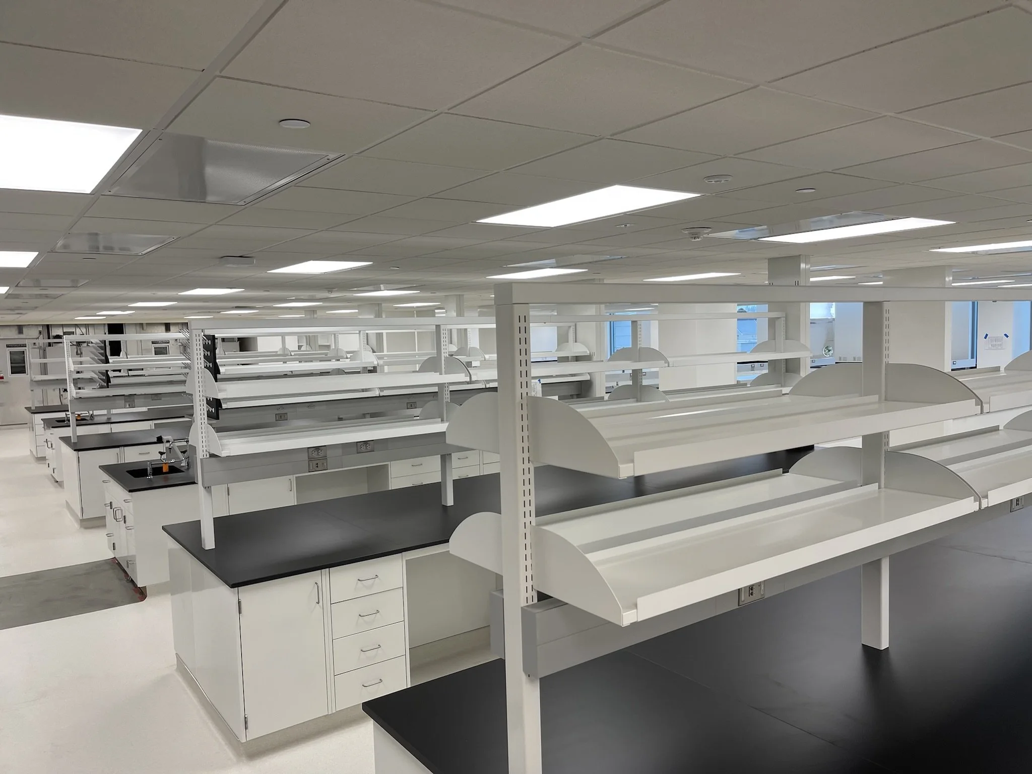 Clinical Laboratory Interior Design