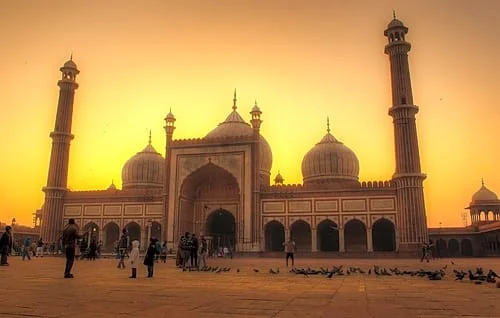 Visitaremos la mezquita Jama Masjid, la más grande del mundo.