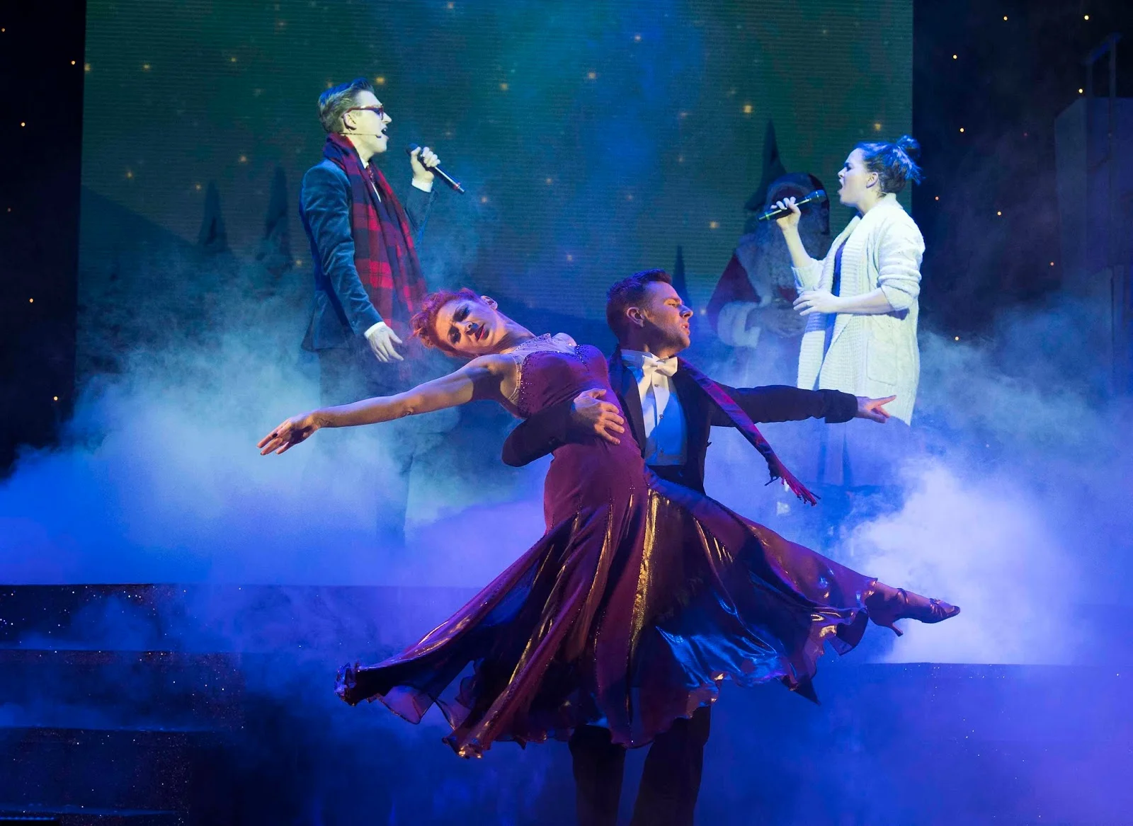 L-R-Tom-Fletcher-Bob-Trundle-Katie-Bradley-Harry-Judd-Giovanna-Fletcher-Pamela-Payne-The-Christmasaurus-Live-Eventim-Apollo-c-Alastair-Muir-1694.jpg