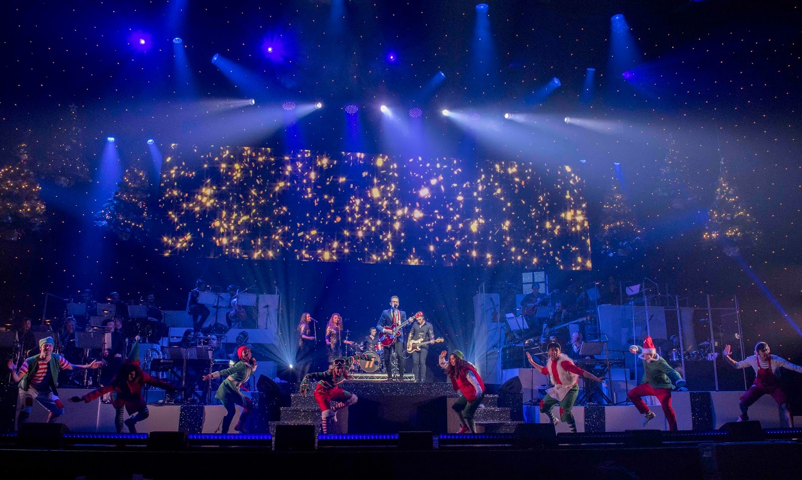 The Cast of The Christmasaurus Live - Eventim Apollo (c) Alastair Muir 1042.jpg