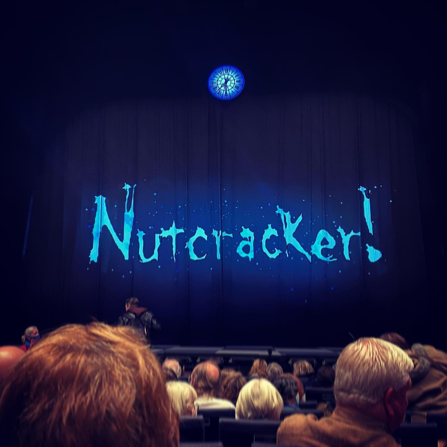 Obligatory First Preview pic&hellip; #newadventures #nutcracker 

#mbnewadventures #ballet #firstpreview #theatre #video #theatrevideo #projection #led